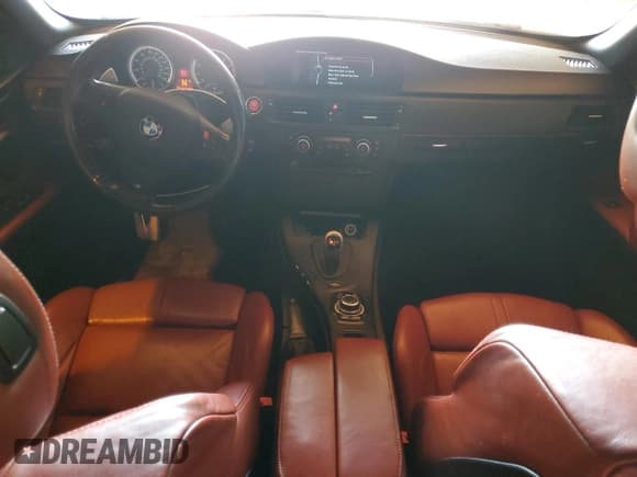 ✅ 2011 BMW M3 • VIN: WBSDX9C51BE399475 • Lot: 90114655. Wystawiony na Copart z przebiegiem 62 769 mil. Bezpłatny archiwum sprzedaży aukcyjnych z USA i szczegółowy raport historii pojazdu na DreamBid. Zdjęcie 8.