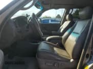 ✅ 2006 Toyota Sequoia SR5 • VIN: 5TDBT44A86S259707 • Лот: 68760995. Опубликован ранее на Copart с пробегом 211 239 миль. Бесплатный доступ к архиву аукционных продаж из США и подробный отчёт об истории автомобиля на DreamBid. Изображение 7.