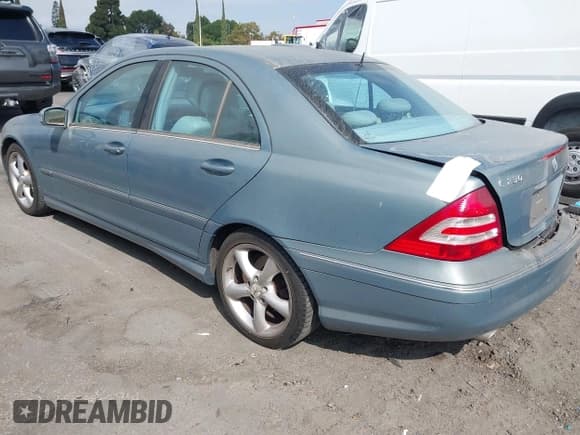 ✅ 2006 Mercedes-Benz C 230 Sport • VIN: WDBRF52H16A840523 • Lot: 43165753. Wystawiony na IAAI z przebiegiem 213 305 mil. Bezpłatny archiwum sprzedaży aukcyjnych z USA i szczegółowy raport historii pojazdu na DreamBid. Zdjęcie 3.