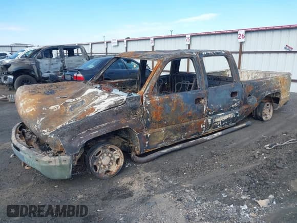 ✅ 2001 Chevrolet Silverado 2500HD LS • VIN: 1GCHK23U91F168080 • Lot: 43343510. Listed on IAAI with Not provided. Free auction sales archive from the USA and detailed vehicle history report at DreamBid. Image 2.