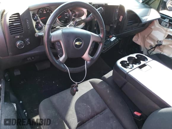 ✅ 2011 Chevrolet Silverado 1500 LT • VIN: 1GCRKSE39BZ332288 • Lot: 71900933. Listed on Copart with 168,835 mi. Free auction sales archive from the USA and detailed vehicle history report at DreamBid. Image 8.