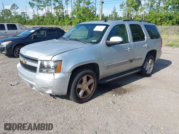 ✅ 2013 Chevrolet Tahoe LT • VIN: 1GNSKBE04DR255492 • Лот: 42795132. Опубликован ранее на IAAI с пробегом 288 535 миль. Бесплатный доступ к архиву аукционных продаж из США и подробный отчёт об истории автомобиля на DreamBid. Изображение 2.