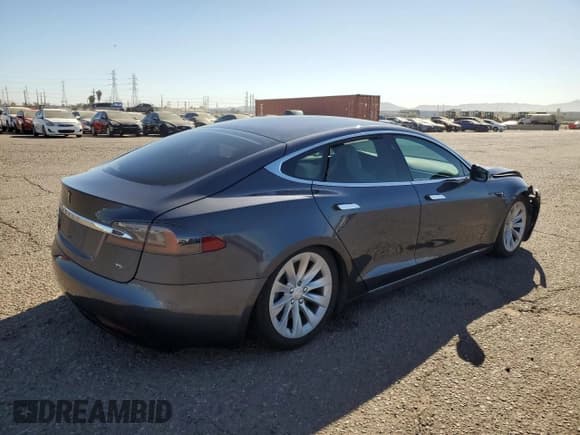 ✅ 2018 Tesla Model S 75D • VIN: 5YJSA1E2XJF246885 • Lot: 89880845. Listed on Copart with 95,437 mi. Free auction sales archive from the USA and detailed vehicle history report at DreamBid. Image 3.