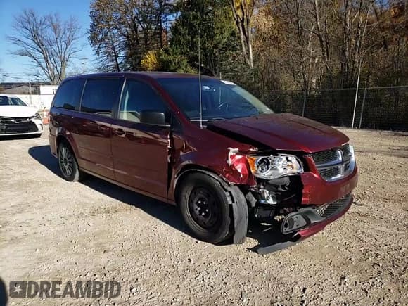 ✅ 2017 Dodge Grand Caravan SE • VIN: 2C4RDGBG6HR580127 • Lot: 91029945. Wystawiony na Copart z przebiegiem 157 071 mil. Bezpłatny archiwum sprzedaży aukcyjnych z USA i szczegółowy raport historii pojazdu na DreamBid. Zdjęcie 14.