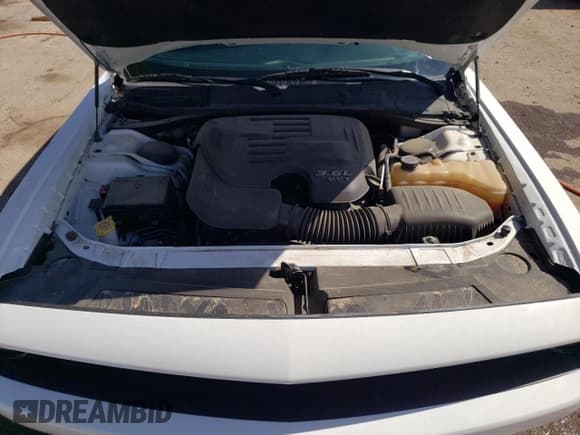 ✅ 2015 Dodge Challenger SXT Plus • VIN: 2C3CDZBG9FH700737 • Lot: 58145714. Wystawiony na Copart z przebiegiem 107 233 mil. Bezpłatny archiwum sprzedaży aukcyjnych z USA i szczegółowy raport historii pojazdu na DreamBid. Zdjęcie 11.