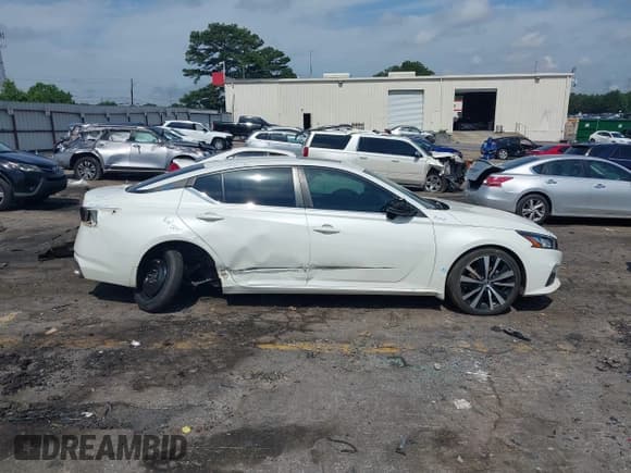 ✅ 2020 Nissan Altima SR • VIN: 1N4BL4CW4LC179238 • Лот: 42482433. Опубликован ранее на IAAI с пробегом 100 331 миль. Бесплатный доступ к архиву аукционных продаж из США и подробный отчёт об истории автомобиля на DreamBid. Изображение 13.