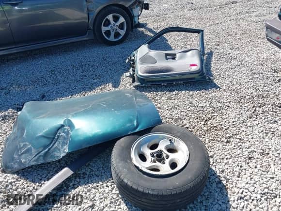 1997 Ford Explorer XL z VIN 1FMDU32EXVUA67202, wystawiony jako IAAI lot #43411217 z przebiegiem 152 951 mil mil oraz . Historia ofert i sprzedaży dostępna na DreamBid. Obrazek 12.