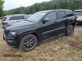 2021 Jeep Grand Cherokee 80th Anniversary z VIN 1C4RJFBG5MC560781, wystawiony jako Copart lot #59675175 z przebiegiem 59 080 mil mil oraz Szkoda całkowita • Salvage title. Historia ofert i sprzedaży dostępna na DreamBid. Obrazek 1.