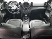 ✅ 2017 MINI Countryman Cooper • VIN: WMZYS7C33H3E06749 • Lot: 71037585. Wystawiony na Copart z przebiegiem 39 811 mil. Bezpłatny archiwum sprzedaży aukcyjnych z USA i szczegółowy raport historii pojazdu na DreamBid. Zdjęcie 8.