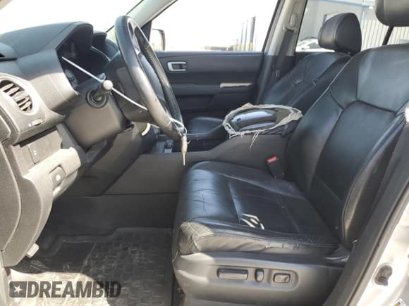 ✅ 2010 Honda Pilot EX-L • VIN: 5FNYF3H69AB008676 • Lot: 67099175. Listed on Copart with 264,277 mi. Free auction sales archive from the USA and detailed vehicle history report at DreamBid. Image 7.