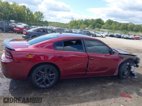 ✅ 2022 Dodge Charger SXT • VIN: 2C3CDXBG3NH202505 • Lot: 43357983. Wystawiony na IAAI z przebiegiem 35 930 mil. Bezpłatny archiwum sprzedaży aukcyjnych z USA i szczegółowy raport historii pojazdu na DreamBid. Zdjęcie 14.