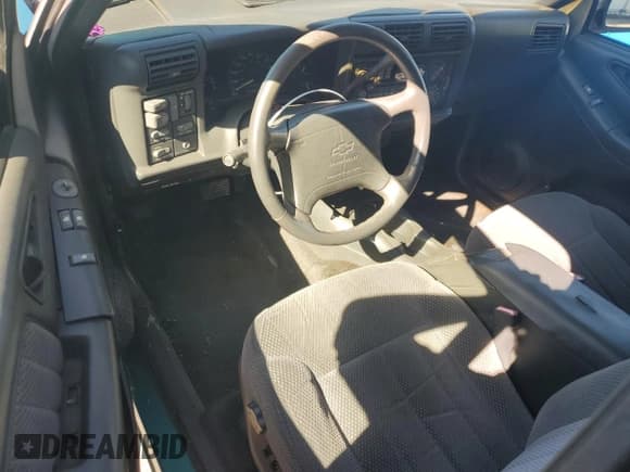 ✅ 1996 Chevrolet Blazer LS • VIN: 1GNCS18W7TK140620 • Лот: 87446815. Опубликован ранее на Copart с пробегом 186 497 миль. Бесплатный доступ к архиву аукционных продаж из США и подробный отчёт об истории автомобиля на DreamBid. Изображение 8.