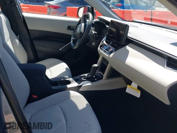 ✅ 2024 Toyota Corolla Cross L • VIN: 7MUAAABG4RV104802 • Lot: 42655512. Listed on IAAI with 11,840 mi. Free auction sales archive from the USA and detailed vehicle history report at DreamBid. Image 5.