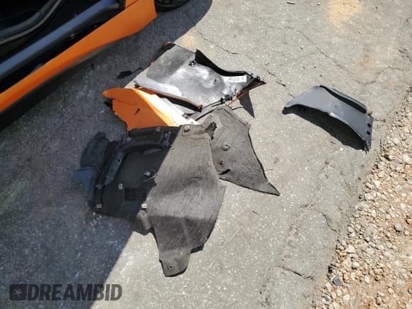 ✅ 2015 BMW i8 • VIN: WBY2Z2C55FV391447 • Lot: 60150713. Wystawiony na Copart z przebiegiem 84 305 mil. Bezpłatny archiwum sprzedaży aukcyjnych z USA i szczegółowy raport historii pojazdu na DreamBid. Zdjęcie 12.