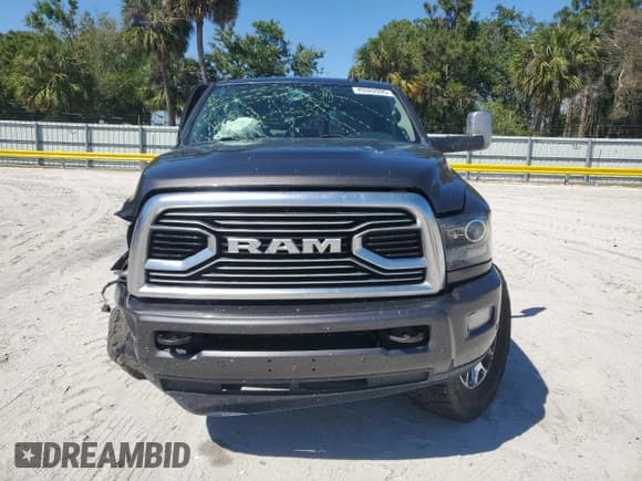 ✅ 2018 Ram 2500 Limited • VIN: 3C6UR5GL8JG334320 • Lot: 49382695. Listed on Copart with 191,911 mi. Free auction sales archive from the USA and detailed vehicle history report at DreamBid. Image 5.