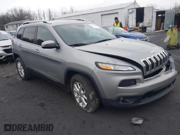 ✅ 2015 Jeep Cherokee Latitude • VIN: 1C4PJMCS4FW773608 • Лот: 43665880. Опубликован ранее на IAAI с пробегом 107 131 миль. Бесплатный доступ к архиву аукционных продаж из США и подробный отчёт об истории автомобиля на DreamBid. Изображение 1.
