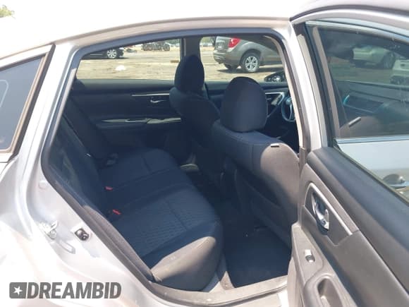 ✅ 2018 Nissan Altima SR • VIN: 1N4AL3AP3JC260472 • Lot: 42908339. Wystawiony na IAAI z przebiegiem 116 738 mil. Bezpłatny archiwum sprzedaży aukcyjnych z USA i szczegółowy raport historii pojazdu na DreamBid. Zdjęcie 8.