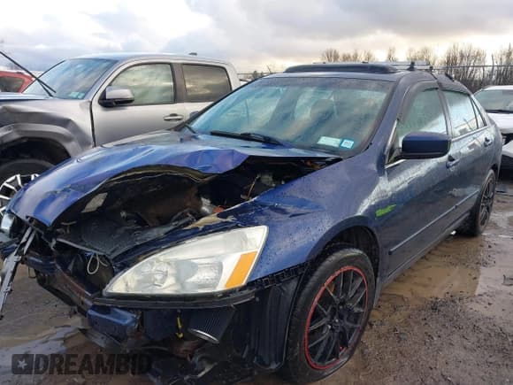 ✅ 2005 Honda Accord EX-L • VIN: 1HGCM56835A071840 • Lot: 43700511. Wystawiony na IAAI z przebiegiem 242 710 mil. Bezpłatny archiwum sprzedaży aukcyjnych z USA i szczegółowy raport historii pojazdu na DreamBid. Zdjęcie 18.