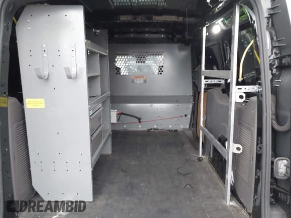 ✅ 2019 Ford Transit Connect XL • VIN: NM0LS7E23K1391911 • Lot: 43752067. Wystawiony na IAAI z przebiegiem 43 045 mil. Bezpłatny archiwum sprzedaży aukcyjnych z USA i szczegółowy raport historii pojazdu na DreamBid. Zdjęcie 8.