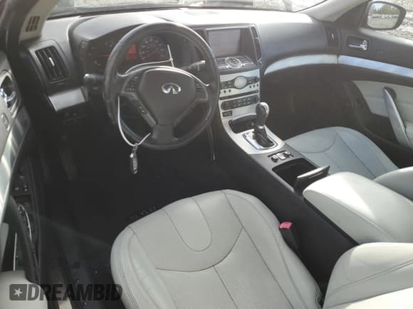 ✅ 2009 Infiniti G37 • VIN: JNKCV66E79M723305 • Lot: 86862145. Wystawiony na Copart z przebiegiem 128 161 mil. Bezpłatny archiwum sprzedaży aukcyjnych z USA i szczegółowy raport historii pojazdu na DreamBid. Zdjęcie 8.