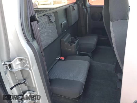 ✅ 2007 Chevrolet Colorado Work Truck • VIN: 1GCDT19E278107611 • Лот: 74703344. Опубликован ранее на Copart с пробегом 356 407 миль. Бесплатный доступ к архиву аукционных продаж из США и подробный отчёт об истории автомобиля на DreamBid. Изображение 10.