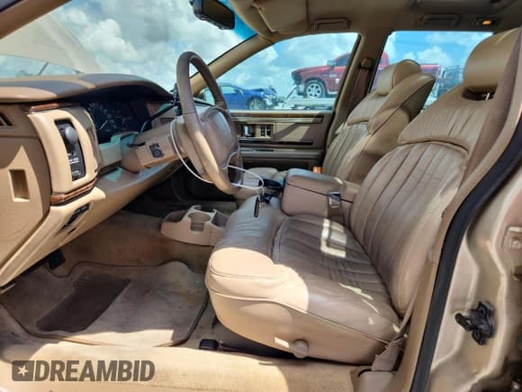 ✅ 1996 Buick Roadmaster Estate Collectors Edition • VIN: 1G4BR82P3TR415414 • Lot: 67954115. Wystawiony na Copart z przebiegiem 57 516 mil. Bezpłatny archiwum sprzedaży aukcyjnych z USA i szczegółowy raport historii pojazdu na DreamBid. Zdjęcie 7.