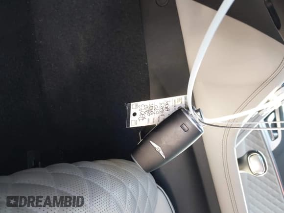 ✅ 2022 Genesis G70 3.3T • VIN: KMTG54TE7NU088285 • Lot: 41212753. Wystawiony na IAAI z przebiegiem 30 024 mil. Bezpłatny archiwum sprzedaży aukcyjnych z USA i szczegółowy raport historii pojazdu na DreamBid. Zdjęcie 11.