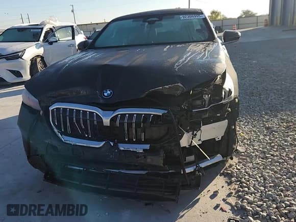 ✅ 2024 BMW i5 eDrive40 • VIN: WBY33FK05RCR49669 • Lot: 92306995. Listed on Copart with 16,444 mi. Free auction sales archive from the USA and detailed vehicle history report at DreamBid. Image 14.