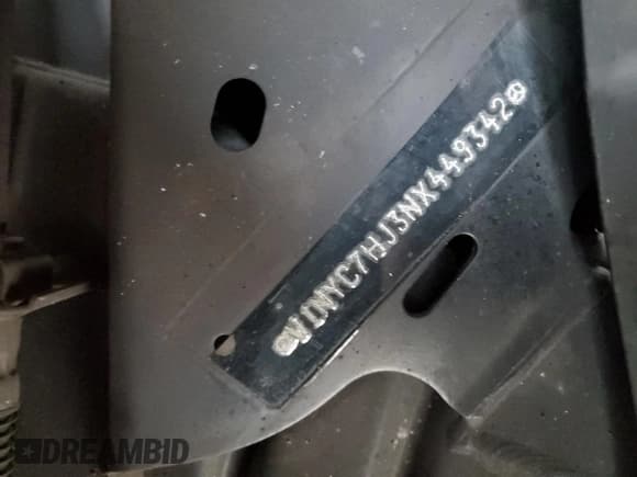 ✅ 2022 Mercedes-Benz G 63 AMG • VIN: W1NYC7HJ3NX449342 • Lot: 66389545. Wystawiony na Copart z przebiegiem Nie podano. Bezpłatny archiwum sprzedaży aukcyjnych z USA i szczegółowy raport historii pojazdu na DreamBid. Zdjęcie 13.