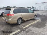 ✅ 2011 Toyota Sienna XLE • VIN: 5TDYK3DC2BS110339 • Lot: 43393623. Listed on IAAI with 218,183 mi. Free auction sales archive from the USA and detailed vehicle history report at DreamBid. Image 4.