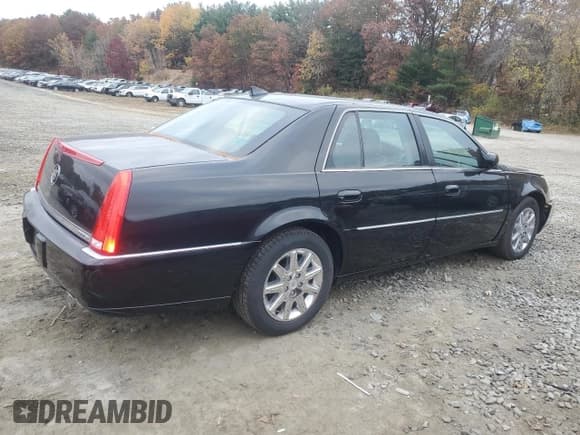 ✅ 2011 Cadillac DTS Premium Collection • VIN: 1G6KH5E69BU111639 • Lot: 89465865. Listed on Copart with 102,908 mi. Free auction sales archive from the USA and detailed vehicle history report at DreamBid. Image 3.