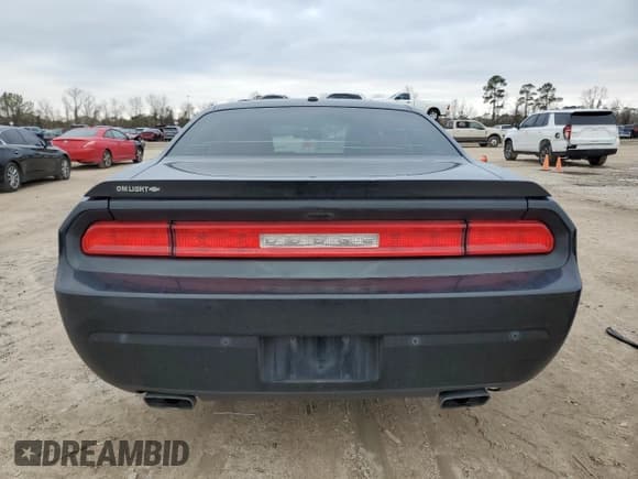✅ 2014 Dodge Challenger R/T Classic • VIN: 2C3CDYBT8EH154258 • Lot: 42373935. Wystawiony na Copart z przebiegiem 162 062 mil. Bezpłatny archiwum sprzedaży aukcyjnych z USA i szczegółowy raport historii pojazdu na DreamBid. Zdjęcie 6.