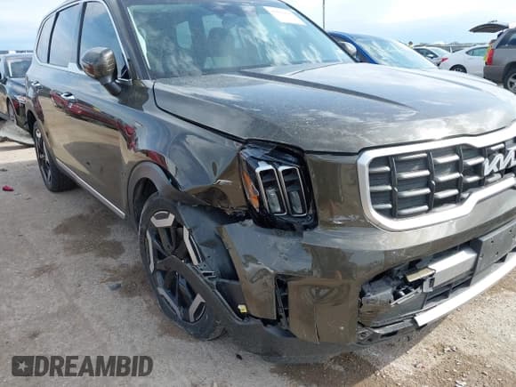 ✅ 2023 Kia Telluride S • VIN: 5XYP6DGC5PG382910 • Lot: 41882426. Listed on IAAI with 26,170 mi. Free auction sales archive from the USA and detailed vehicle history report at DreamBid. Image 6.