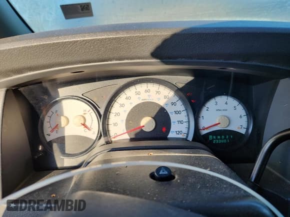 ✅ 2005 Dodge Durango SXT • VIN: 1D4HD38N25F506722 • Lot: 82744065. Wystawiony na Copart z przebiegiem 233 801 mil. Bezpłatny archiwum sprzedaży aukcyjnych z USA i szczegółowy raport historii pojazdu na DreamBid. Zdjęcie 9.