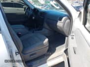 ✅ 2005 Ford Explorer XLS • VIN: 1FMZU62K15UA65982 • Lot: 41782001. Wystawiony na IAAI z przebiegiem 234 937 mil. Bezpłatny archiwum sprzedaży aukcyjnych z USA i szczegółowy raport historii pojazdu na DreamBid. Zdjęcie 5.