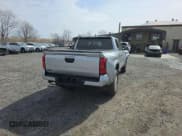 ✅ 2024 Toyota Tacoma SR5 • VIN: 3TMLB5JN6RM052743 • Lot: 57475065. Wystawiony na Copart z przebiegiem 1 451 mil. Bezpłatny archiwum sprzedaży aukcyjnych z USA i szczegółowy raport historii pojazdu na DreamBid. Zdjęcie 6.