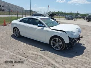 ✅ 2013 Audi S5 Premium Plus • VIN: WAUCGAFR4DA001735 • Лот: 42863557. Опубликован ранее на IAAI с пробегом 131 434 миль. Бесплатный доступ к архиву аукционных продаж из США и подробный отчёт об истории автомобиля на DreamBid. Изображение 1.