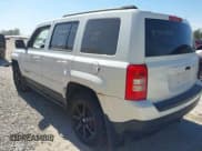 ✅ 2015 Jeep Patriot Latitude • VIN: 1C4NJPFB8FD160455 • Lot: 43356577. Wystawiony na IAAI z przebiegiem 181 328 mil. Bezpłatny archiwum sprzedaży aukcyjnych z USA i szczegółowy raport historii pojazdu na DreamBid. Zdjęcie 3.