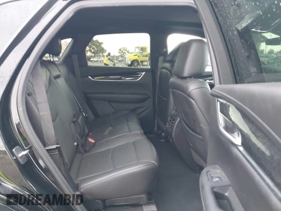 ✅ 2020 Cadillac XT5 Premium Luxury FWD • VIN: 1GYKNCRS6LZ239823 • Lot: 43658031. Wystawiony na IAAI z przebiegiem 63 491 mil. Bezpłatny archiwum sprzedaży aukcyjnych z USA i szczegółowy raport historii pojazdu na DreamBid. Zdjęcie 8.