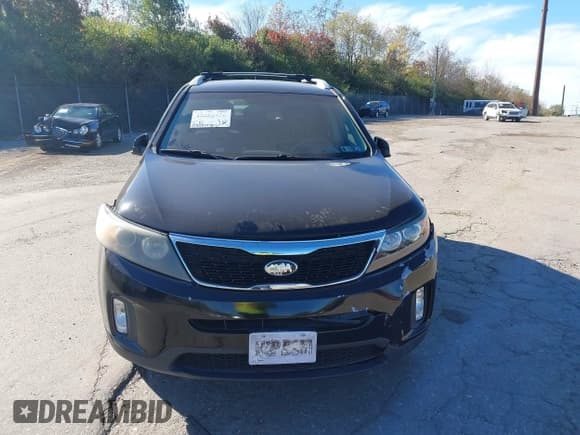 ✅ 2011 Kia Sorento LX • VIN: 5XYKTCA17BG170488 • Lot: 43606456. Wystawiony na IAAI z przebiegiem 230 344 mil. Bezpłatny archiwum sprzedaży aukcyjnych z USA i szczegółowy raport historii pojazdu na DreamBid. Zdjęcie 12.