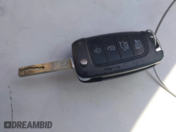 ✅ 2019 Hyundai Santa Fe SE • VIN: 5NMS23AD8KH030713 • Lot: 43592667. Wystawiony na IAAI z przebiegiem 74 344 mil. Bezpłatny archiwum sprzedaży aukcyjnych z USA i szczegółowy raport historii pojazdu na DreamBid. Zdjęcie 11.