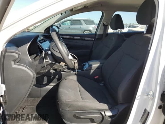 ✅ 2023 Hyundai Tucson SE • VIN: 5NMJA3AE5PH261261 • Lot: 77386874. Wystawiony na Copart z przebiegiem 21 444 mil. Bezpłatny archiwum sprzedaży aukcyjnych z USA i szczegółowy raport historii pojazdu na DreamBid. Zdjęcie 7.