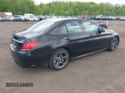 ✅ 2019 Mercedes-Benz C 43 AMG • VIN: 55SWF6EBXKU295133 • Lot: 42220346. Wystawiony na IAAI z przebiegiem 62 586 mil. Bezpłatny archiwum sprzedaży aukcyjnych z USA i szczegółowy raport historii pojazdu na DreamBid. Zdjęcie 4.