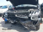 ✅ 2023 Chevrolet Suburban LS • VIN: 1GNSCBKD2PR245004 • Lot: 43312979. Wystawiony na IAAI z przebiegiem 148 253 mil. Bezpłatny archiwum sprzedaży aukcyjnych z USA i szczegółowy raport historii pojazdu na DreamBid. Zdjęcie 6.