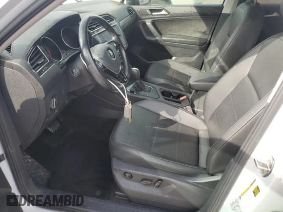 ✅ 2018 Volkswagen Tiguan SEL • VIN: 3VV3B7AX3JM126008 • Лот: 55780535. Опубликован ранее на Copart с пробегом 116 510 миль. Бесплатный доступ к архиву аукционных продаж из США и подробный отчёт об истории автомобиля на DreamBid. Изображение 7.