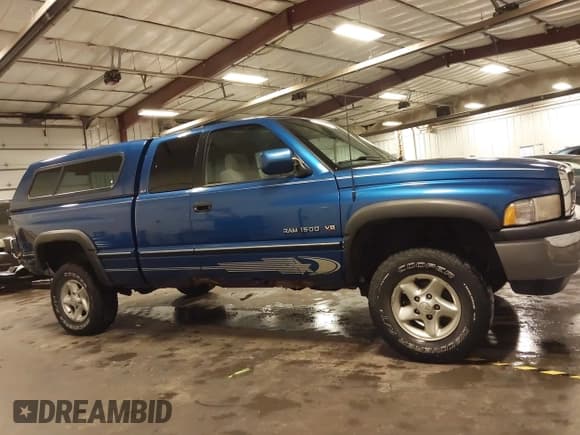 ✅ 1997 Dodge 1500 • VIN: 3B7HF13ZXVG801149 • Lot: 42903225. Wystawiony na IAAI z przebiegiem 213 225 mil. Bezpłatny archiwum sprzedaży aukcyjnych z USA i szczegółowy raport historii pojazdu na DreamBid. Zdjęcie 13.