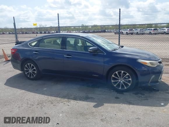 ✅ 2018 Toyota Avalon Hybrid XLE Plus • VIN: 4T1BD1EB6JU059993 • Lot: 41794920. Wystawiony na IAAI z przebiegiem 103 897 mil. Bezpłatny archiwum sprzedaży aukcyjnych z USA i szczegółowy raport historii pojazdu na DreamBid. Zdjęcie 13.
