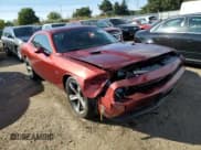 ✅ 2014 Dodge Challenger R/T 100th Anniversary Appearance • VIN: 2C3CDYBT2EH257322 • Lot: 73750694. Wystawiony na Copart z przebiegiem 38 994 mil. Bezpłatny archiwum sprzedaży aukcyjnych z USA i szczegółowy raport historii pojazdu na DreamBid. Zdjęcie 4.