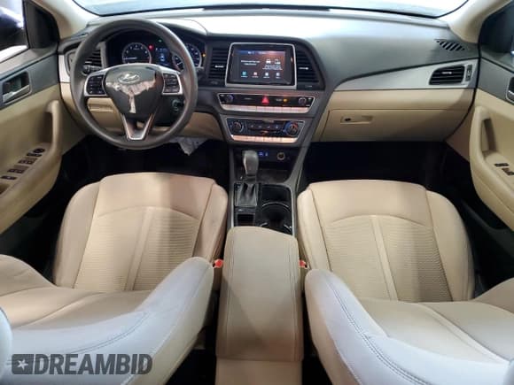 ✅ 2019 Hyundai Sonata SE • VIN: 5NPE24AF8KH771516 • Лот: 51352123. Опубликован ранее на Copart с пробегом 59 232 миль. Бесплатный доступ к архиву аукционных продаж из США и подробный отчёт об истории автомобиля на DreamBid. Изображение 8.