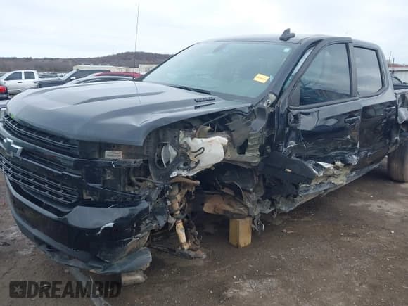 ✅ 2022 Chevrolet Silverado 1500 RST • VIN: 3GCUYEET2NG172334 • Лот: 41042263. Опубликован ранее на IAAI с пробегом 72 747 миль. Бесплатный доступ к архиву аукционных продаж из США и подробный отчёт об истории автомобиля на DreamBid. Изображение 6.